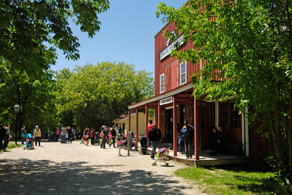 street and buildings in Black Creek Pioneer Village